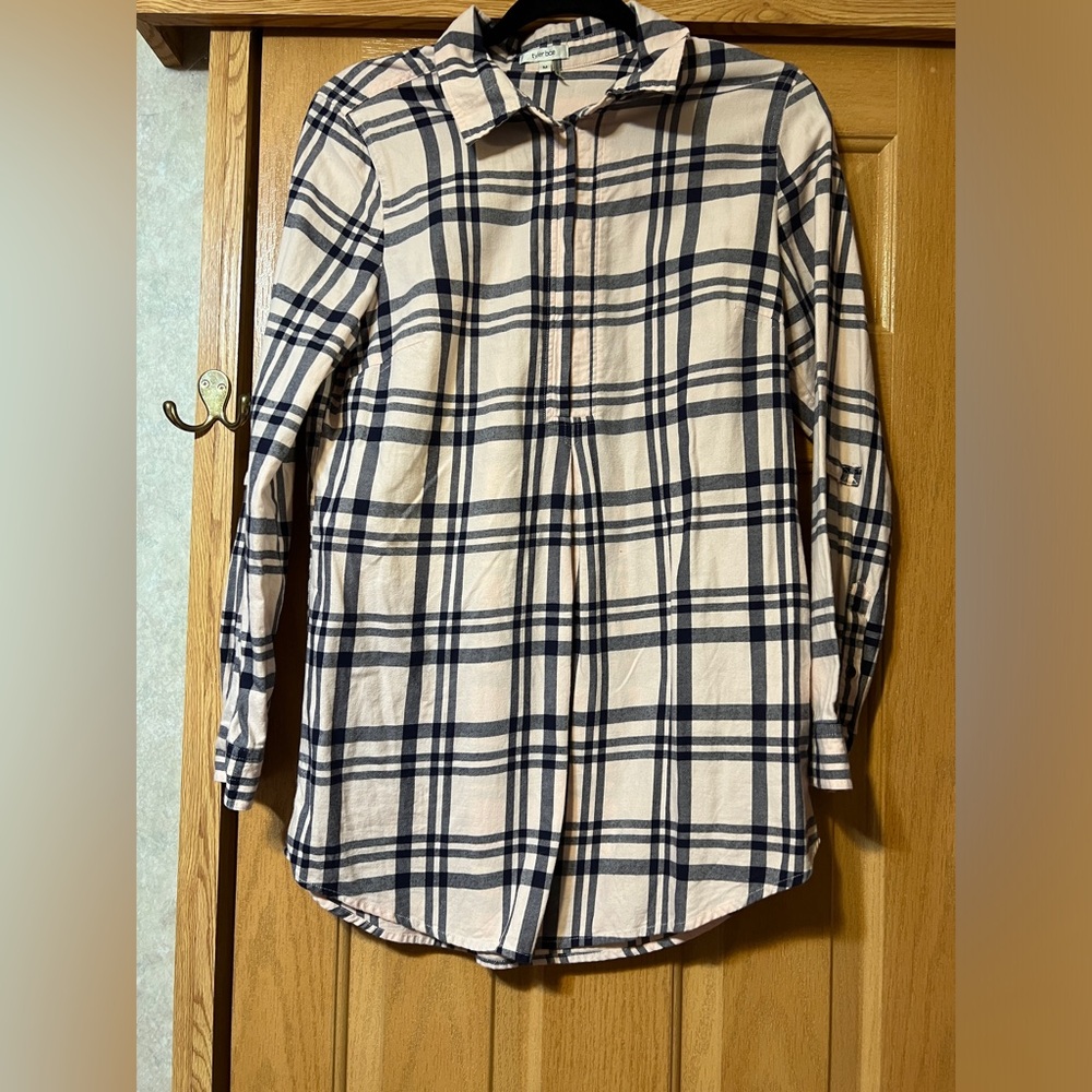 Tyler Boe top, size medium, GUC.